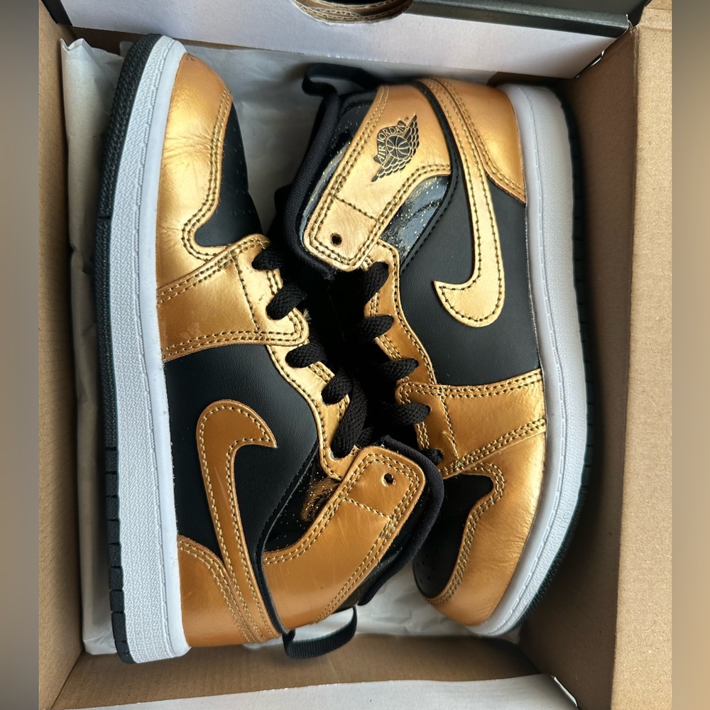 Jordan 1s Gold